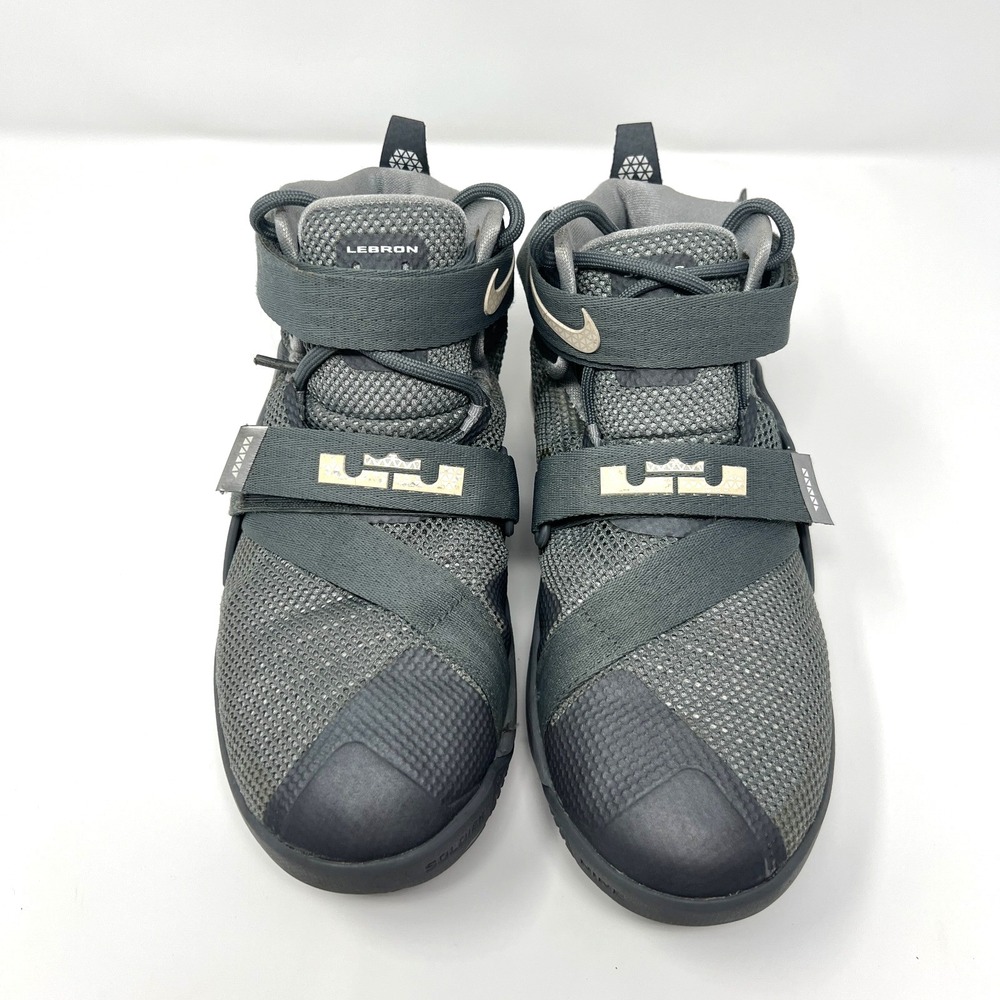 Nike Lebron James Soldier 4y  Shoes  Wolf Grey / White 776471-003 5/13/15 preown
